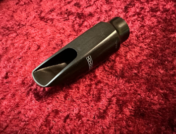 Photo Older Used Otto Link Tone Edge 5 Hard Rubber Soprano Mouthpiece – W/ Lig